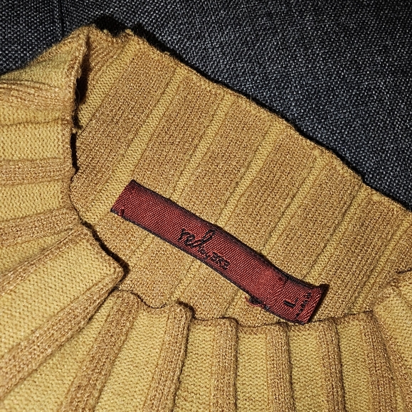 Mustard Yellow Mock Turtleneck Top - Picture 4 of 5